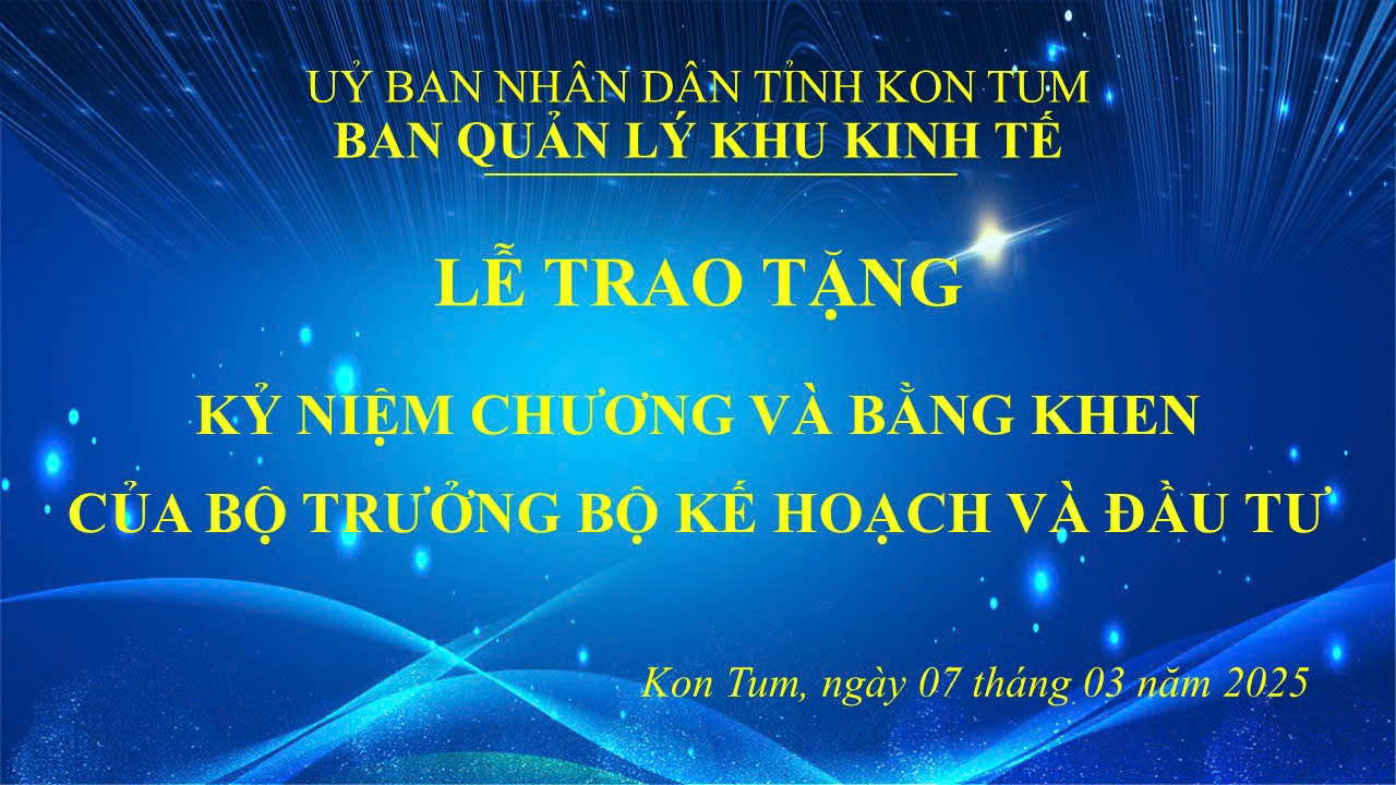 Lễ trao tặng “Kỷ niệm chương Vì sự nghiệp ngành Kế hoạch và Đầu tư Việt Nam” và “Bằng khen của Bộ trưởng Bộ Kế hoạch và Đầu tư” cho các cá nhân.